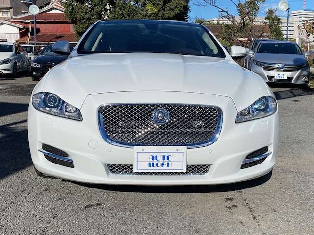 2010 Jaguar XJ – thumbnail 2