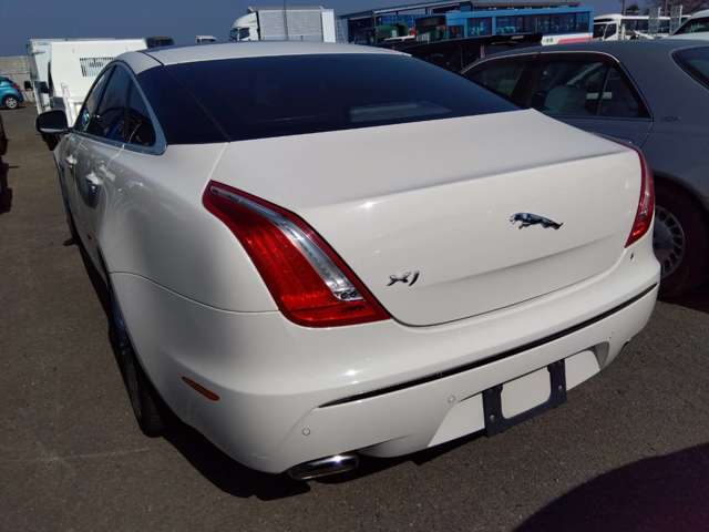 2010 Jaguar XJ – thumbnail 2