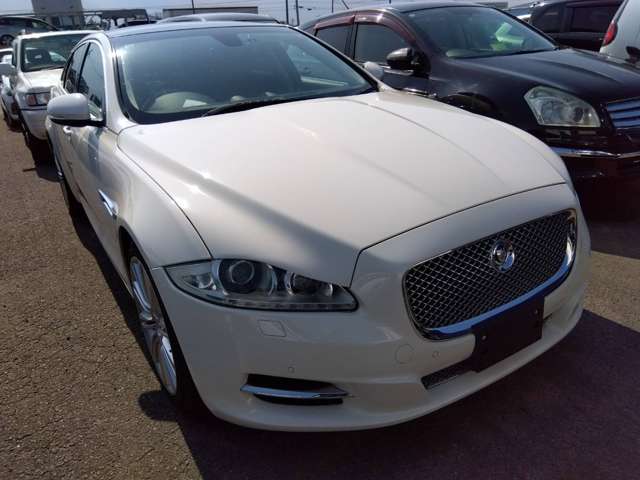 2010 Jaguar XJ – thumbnail 3