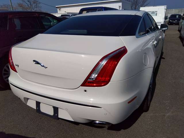 2010 Jaguar XJ – thumbnail 4