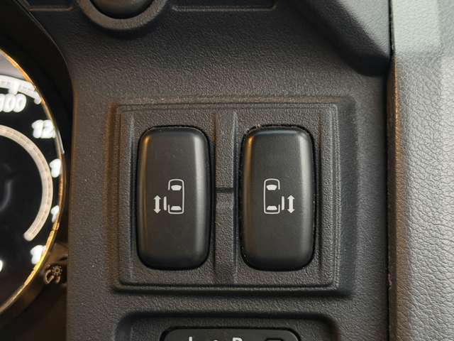 2011 Mitsubishi Delica D:5 – thumbnail 4