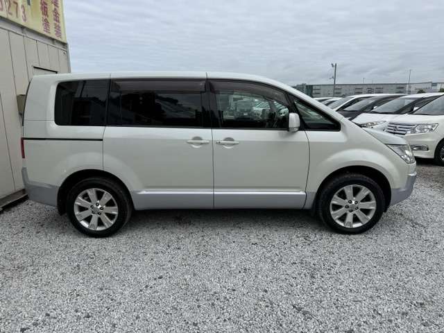 2007 Mitsubishi Delica D:5 – thumbnail 4