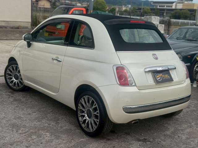 2010 Fiat 500C – thumbnail 2
