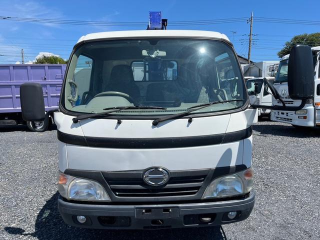 2010 Hino Dutro – thumbnail 2