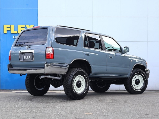 2002 Toyota Hilux Surf – thumbnail 2