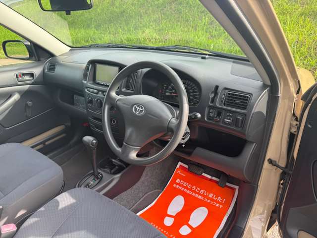 2011 Toyota Probox Van – thumbnail 3