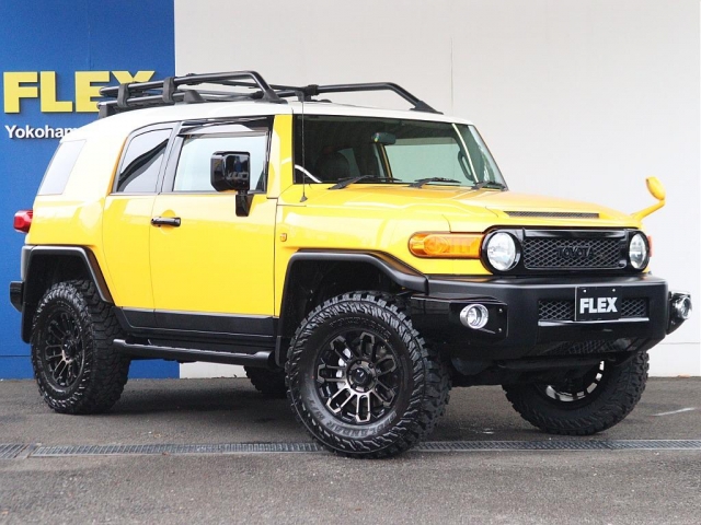 2011 Toyota FJ Cruiser – thumbnail 4