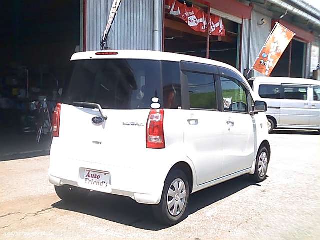 2010 Subaru Lucra – thumbnail 3