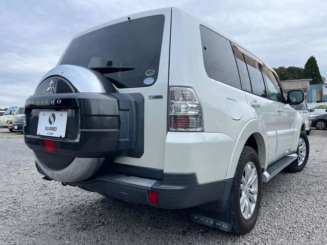 2007 Mitsubishi Pajero – thumbnail 2