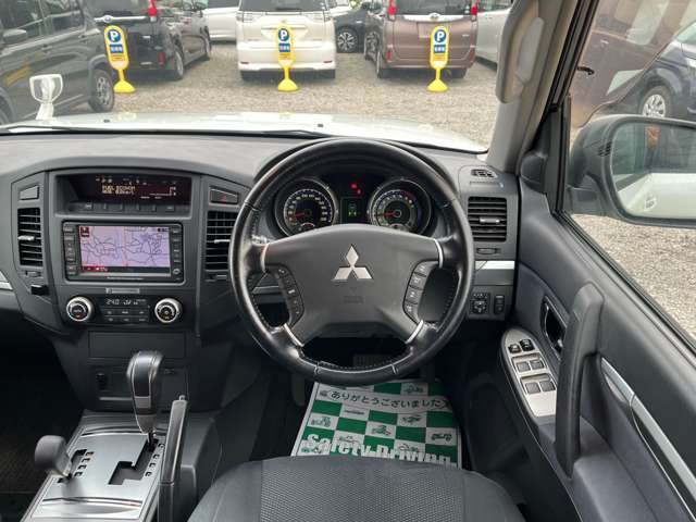2007 Mitsubishi Pajero – thumbnail 3