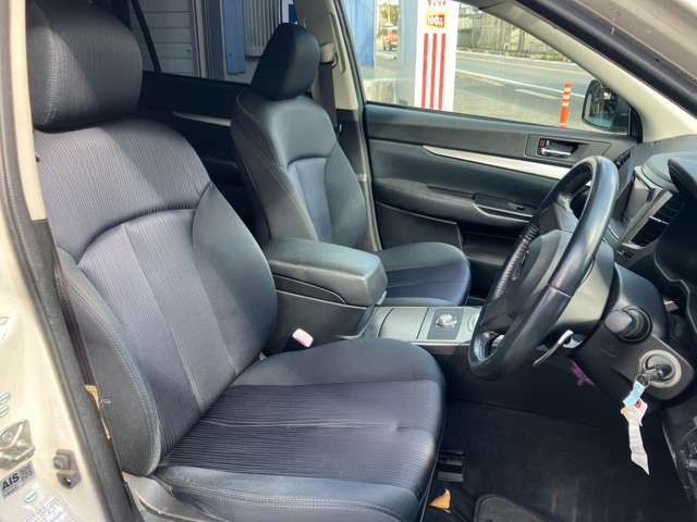 2009 Subaru Legacy Touring Wagon – thumbnail 4