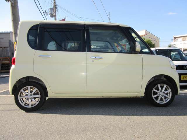 2011 Daihatsu Tanto – thumbnail 3