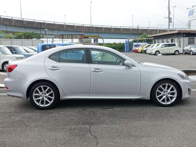 2011 Lexus IS – thumbnail 4