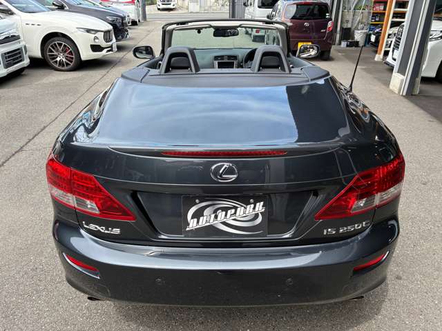 2009 Lexus IS Convertible – thumbnail 4