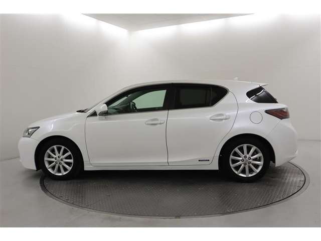 2011 Lexus CT – thumbnail 4