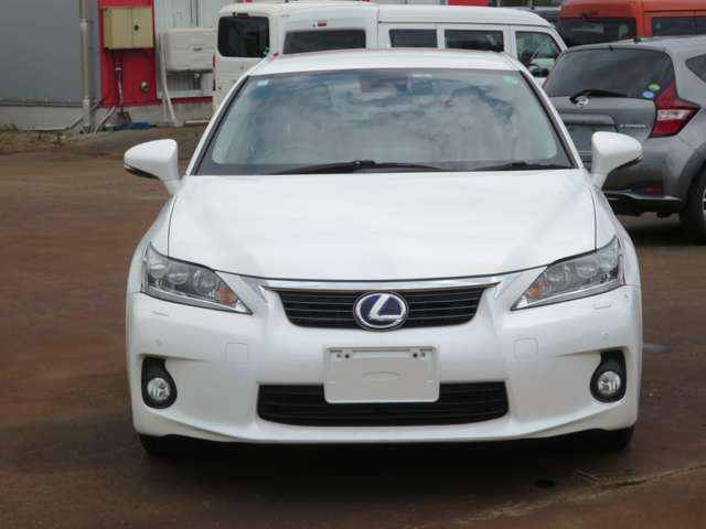 2011 Lexus CT – thumbnail 2