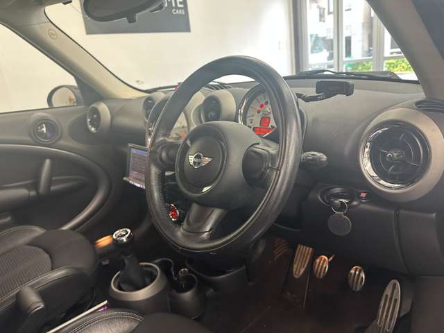 2011 MINI MINI Crossover – thumbnail 2
