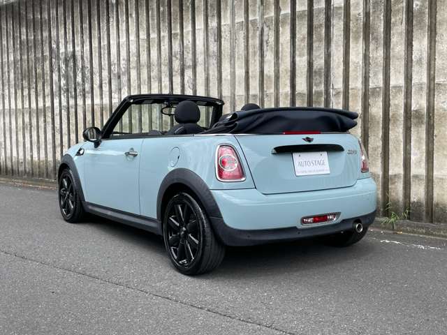2011 MINI Mni Convertible – thumbnail 4