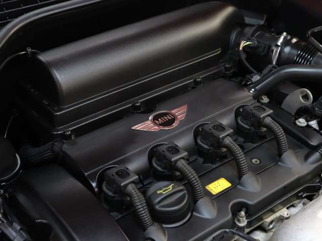 2010 MINI Mni Convertible – thumbnail 4