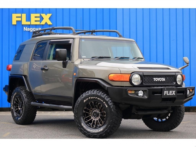 2011 Toyota FJ Cruiser – thumbnail 3