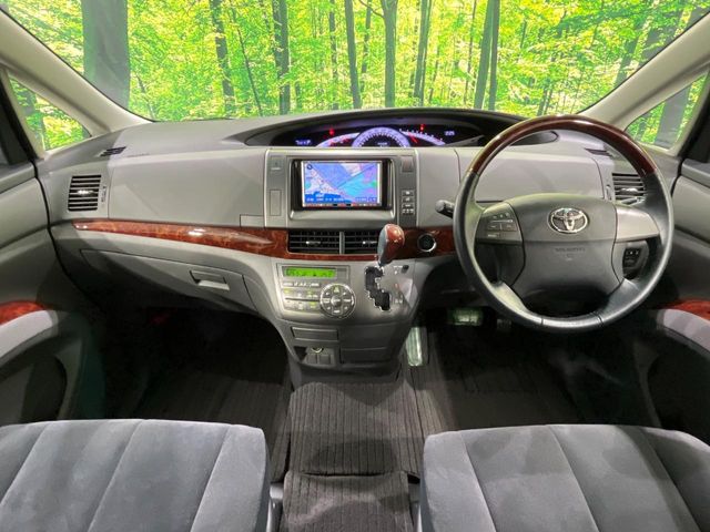 2010 Toyota Estima – thumbnail 2