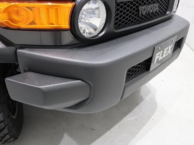 2011 Toyota FJ Cruiser – thumbnail 2