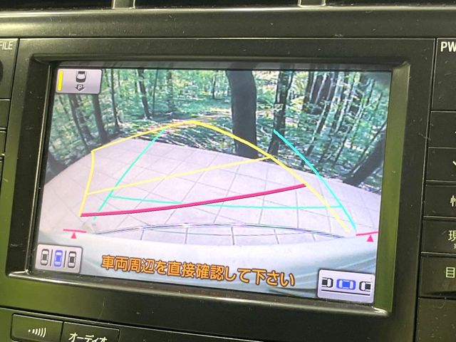 2011 Toyota Prius Alpha – thumbnail 4