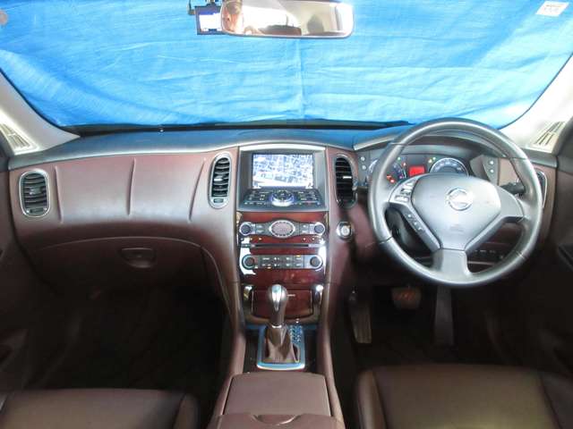 2010 Nissan Skyline Crossover – thumbnail 3