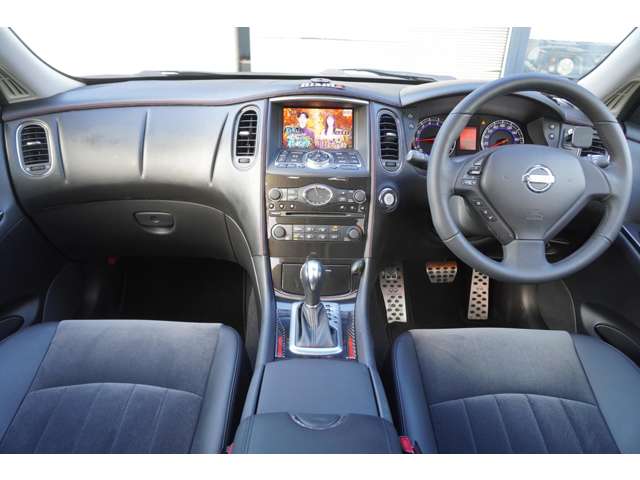 2009 Nissan Skyline Crossover – thumbnail 2