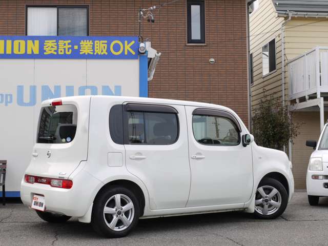 2010 Nissan Cube – thumbnail 2