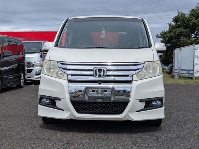 2011 Honda Stepwgn – thumbnail 2