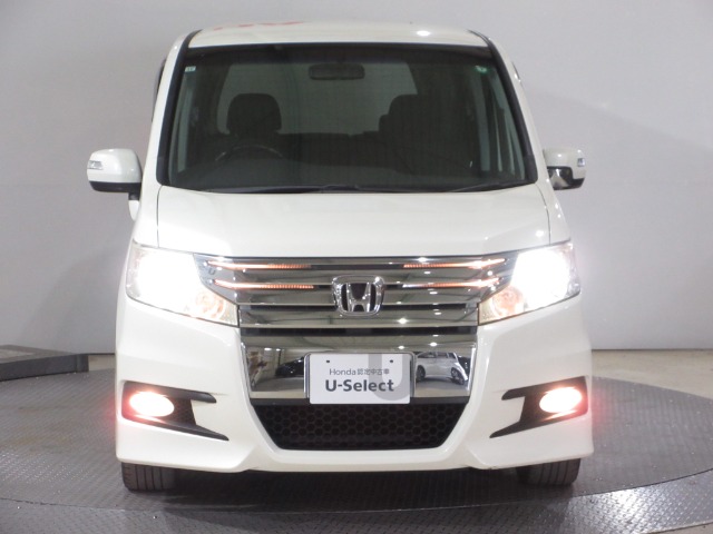 2011 Honda Stepwgn – thumbnail 4