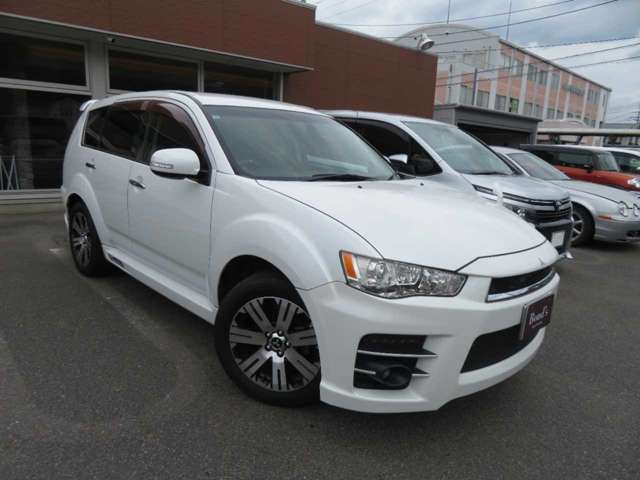 2010 Mitsubishi Outlander – thumbnail 3