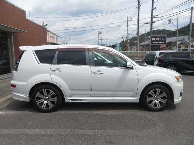 2010 Mitsubishi Outlander – thumbnail 4