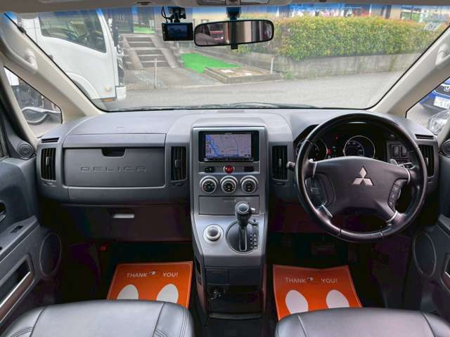 2011 Mitsubishi Delica D:5 – thumbnail 2