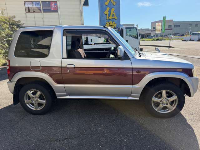 2009 Mitsubishi Pajero Mini – thumbnail 2
