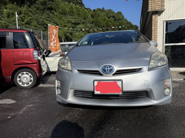 2011 Toyota Prius – thumbnail 2