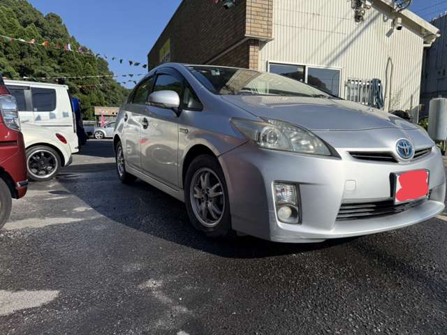 2011 Toyota Prius – thumbnail 3