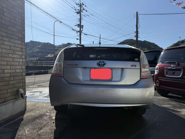2011 Toyota Prius – thumbnail 4