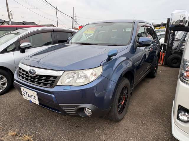 2011 Subaru Forester – thumbnail 2