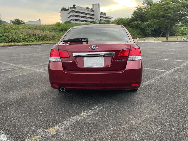 2010 Subaru Legacy B4 – thumbnail 4