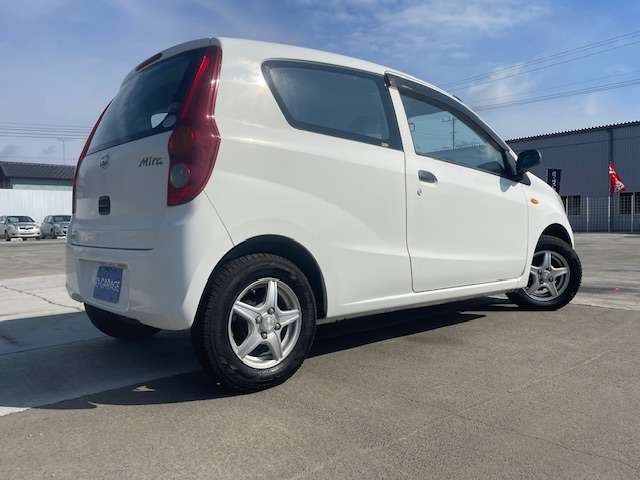 2011 Daihatsu Mira – thumbnail 3