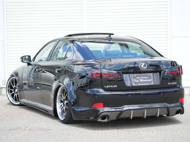 2010 Lexus IS – thumbnail 3