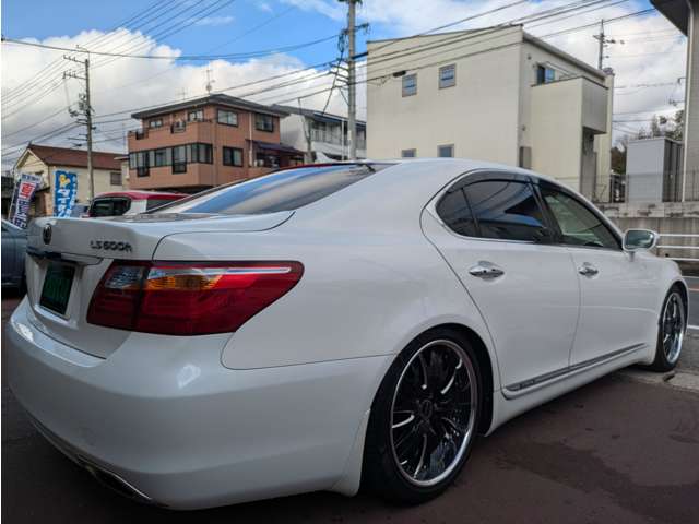 2010 Lexus LS Hybrid – thumbnail 4