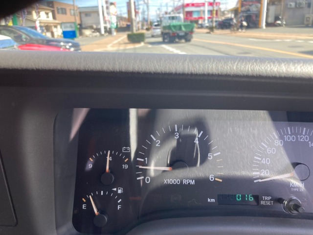 2000 Jeep Cherokee – thumbnail 2