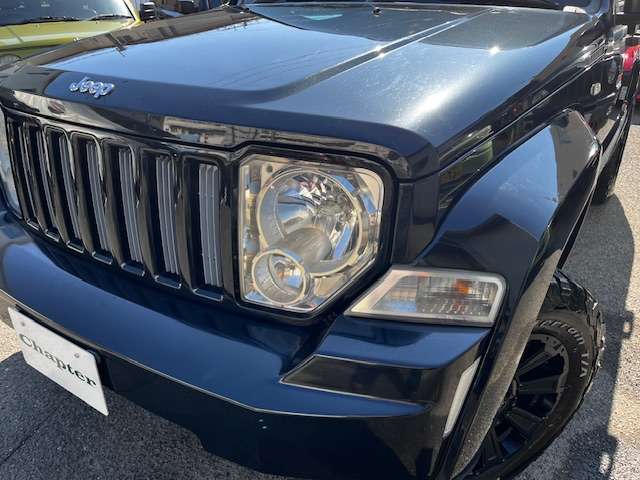 2011 Jeep Cherokee – thumbnail 3