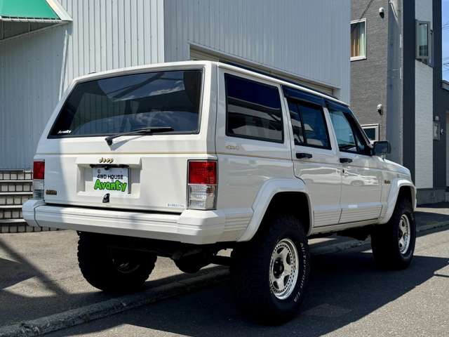 1996 Jeep Cherokee – thumbnail 3