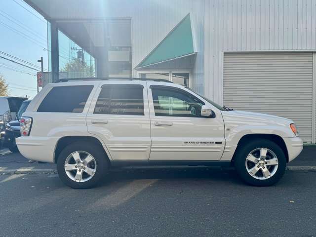 2004 Jeep Grand Cherokee – thumbnail 2