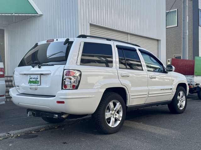 2004 Jeep Grand Cherokee – thumbnail 3