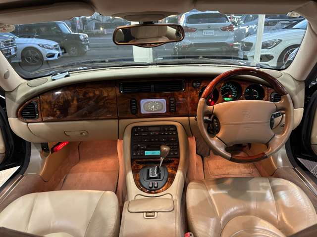 2004 Jaguar XK Series Coupe – thumbnail 2
